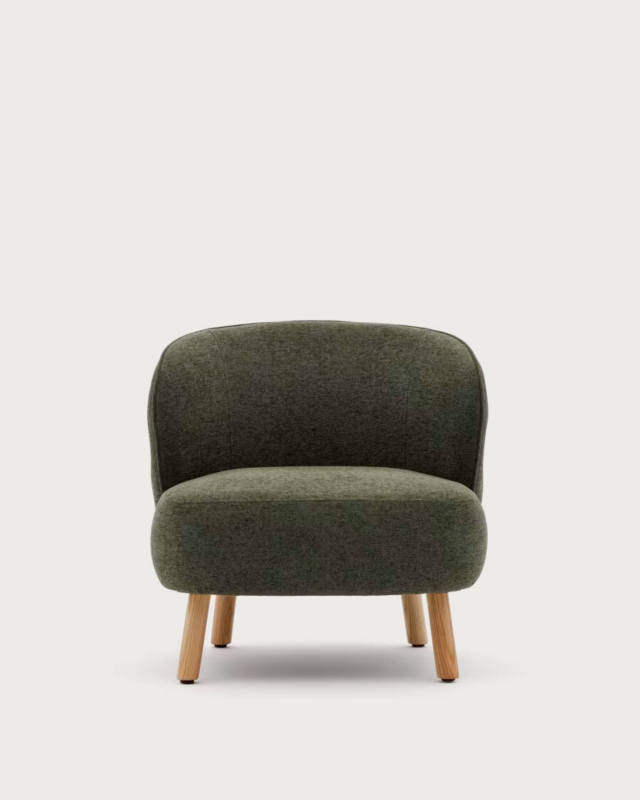 Butaca Ulit de chenilla verde y patas de madera maciza haya acabado natural