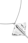 COLGANTE DE CADENA LARGA DE ALEACIÓN DE METALES BAÑADA EN PLATA DE LEY CON MANTARRAYA Colgante