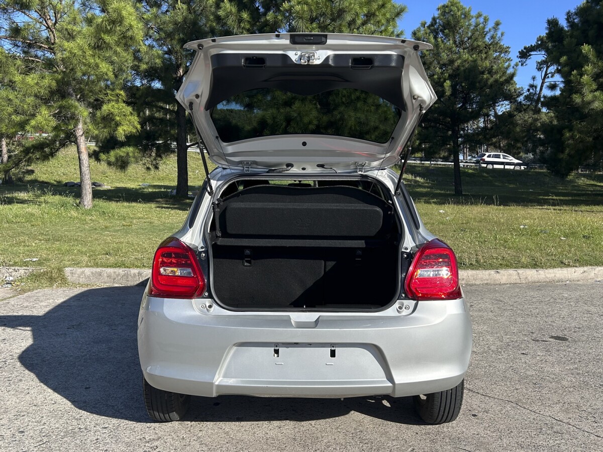 Suzuki Swift GL 2021 EXCELENTE ESTADO! | Permuta / Financia Suzuki Swift GL 2021 EXCELENTE ESTADO! | Permuta / Financia