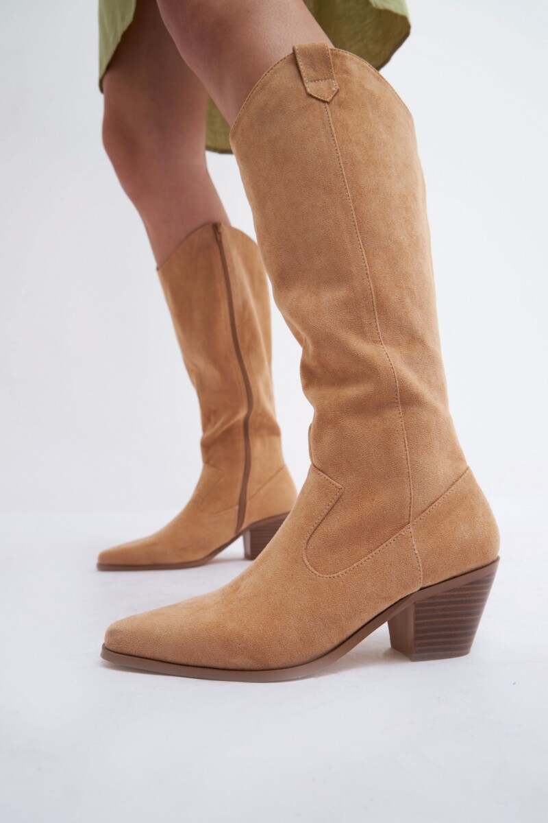 Bota de suede caña alta beige