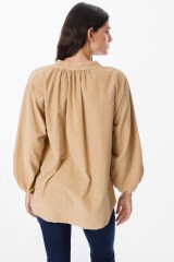 Camisa Poly Camel