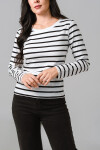 REMERA VALERIA CRUDO Y NEGRO