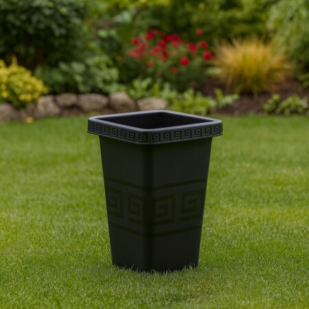 MACETA PIRAMIDAL 10 LITROS NEGRO REF 0849 MACETA PIRAMIDAL 10 LITROS NEGRO REF 0849