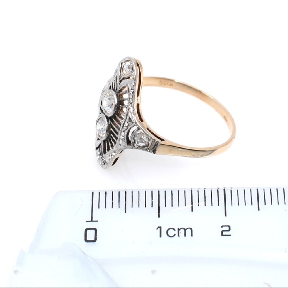 Anillo en oro 18k, brillantes centrales y diamantes Anillo en oro 18k, brillantes centrales y diamantes
