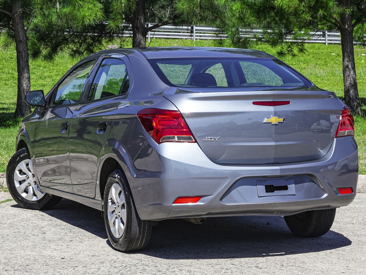 Chevrolet Joy Plus 1.0 Sedan Extra Full| Permuta / Financia Chevrolet Joy Plus 1.0 Sedan Extra Full| Permuta / Financia