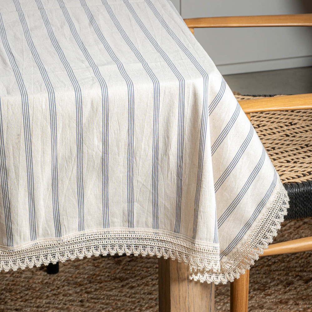 Mantel rectangular 2.60, con puntilla Mantel rectangular 2.60, con puntilla