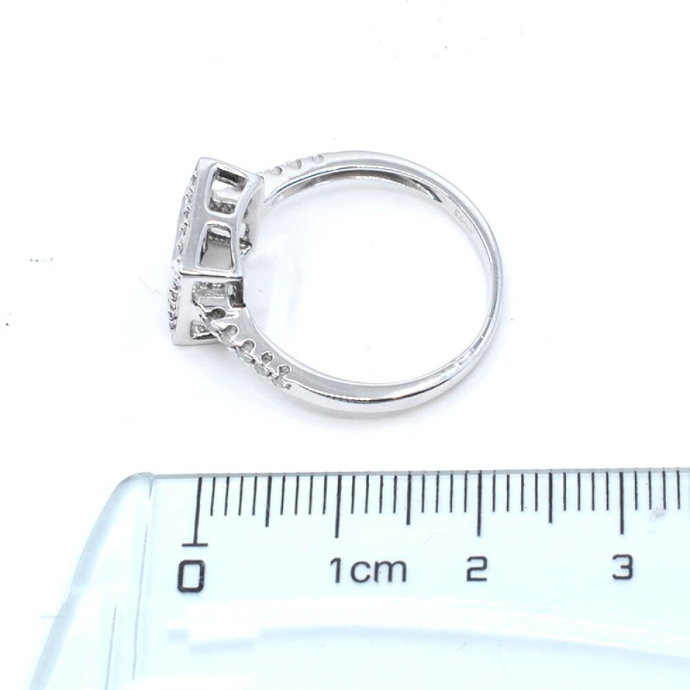 Anillo en oro 18k con zafiros carré y brillantes Anillo en oro 18k con zafiros carré y brillantes