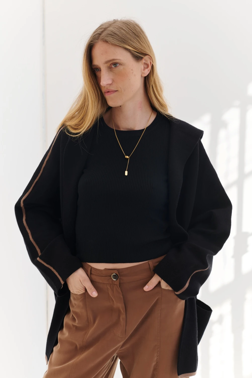 SACO CAPUCHA negro talle unico