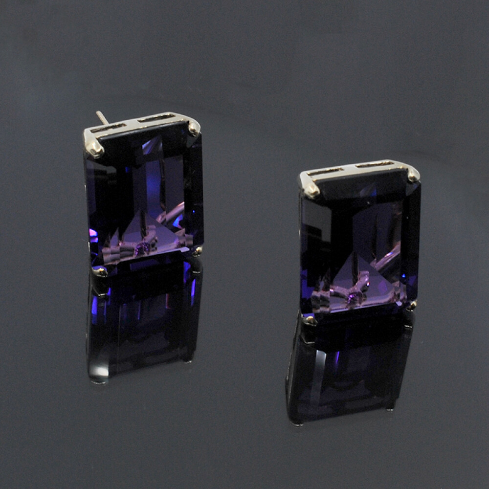 Caravanas clips en oro 14k con amatistas 0,30 ct aprox. Caravanas clips en oro 14k con amatistas 0,30 ct aprox.