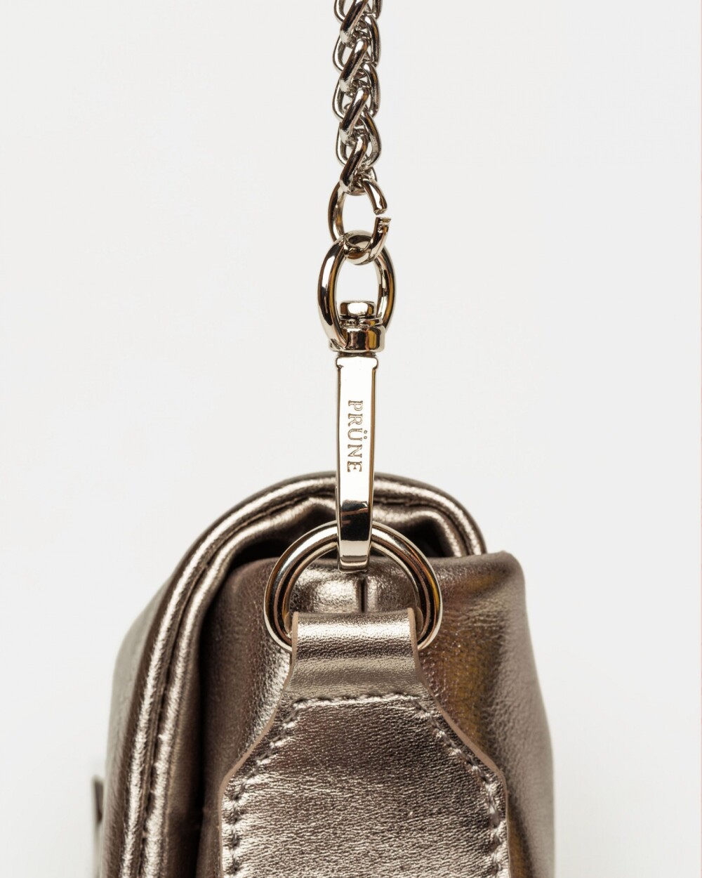 Mini bag Bloom en cuero graneado metalizado Peltre Niquel