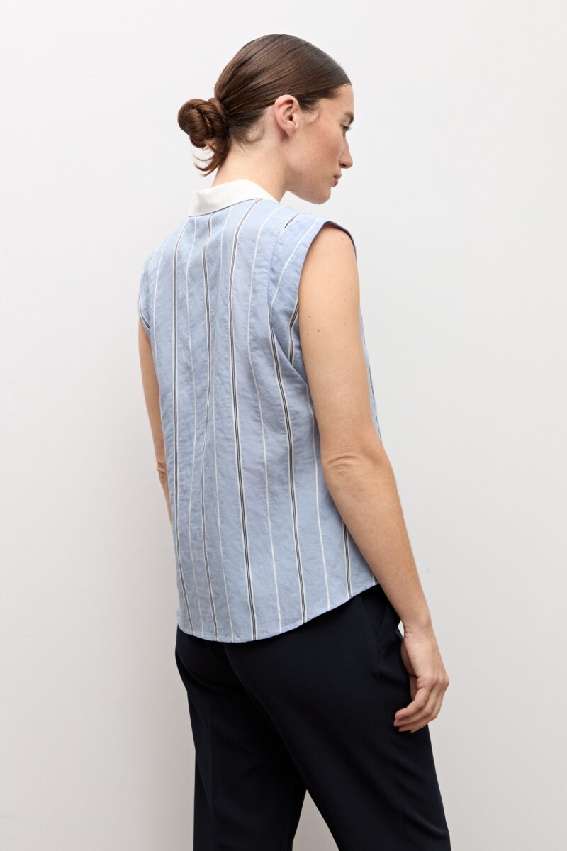 Camisa rayada sin mangas celeste