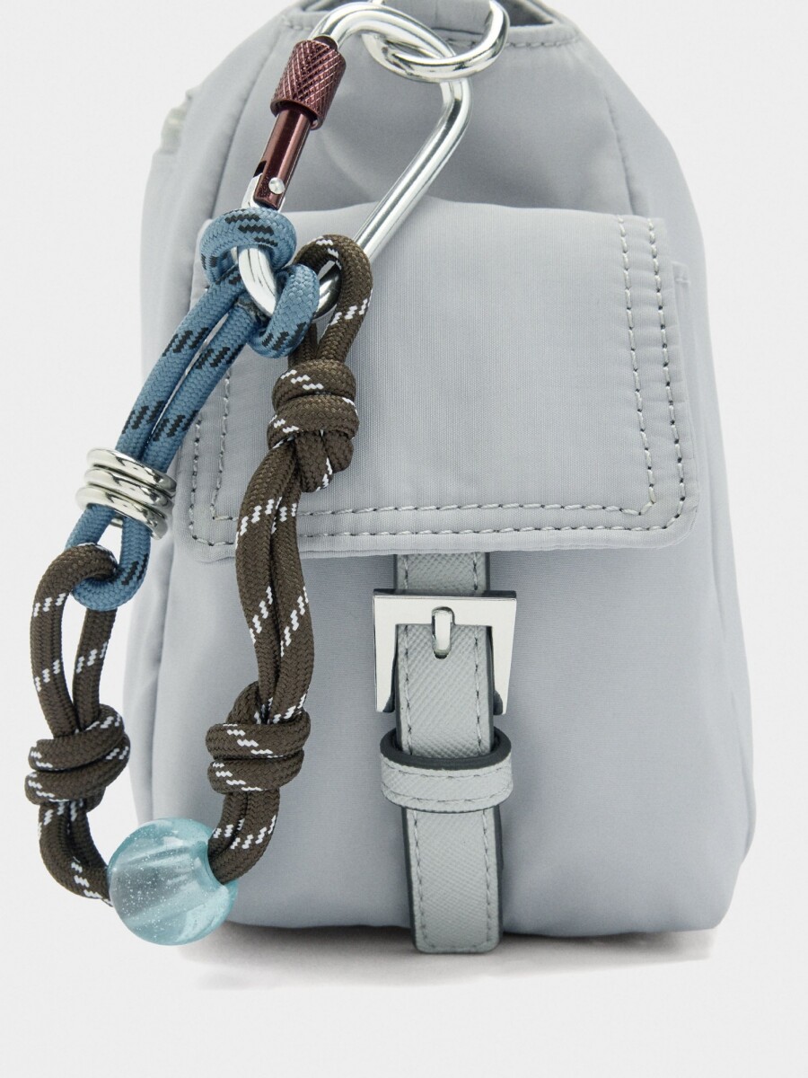 Bolso Bandolera De Nylon Con Colgante crudo