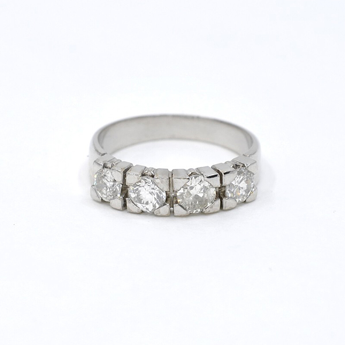 Anillo Antiguo Medio Sin Fin En Oro Blanco 18 K Y Brillantes 