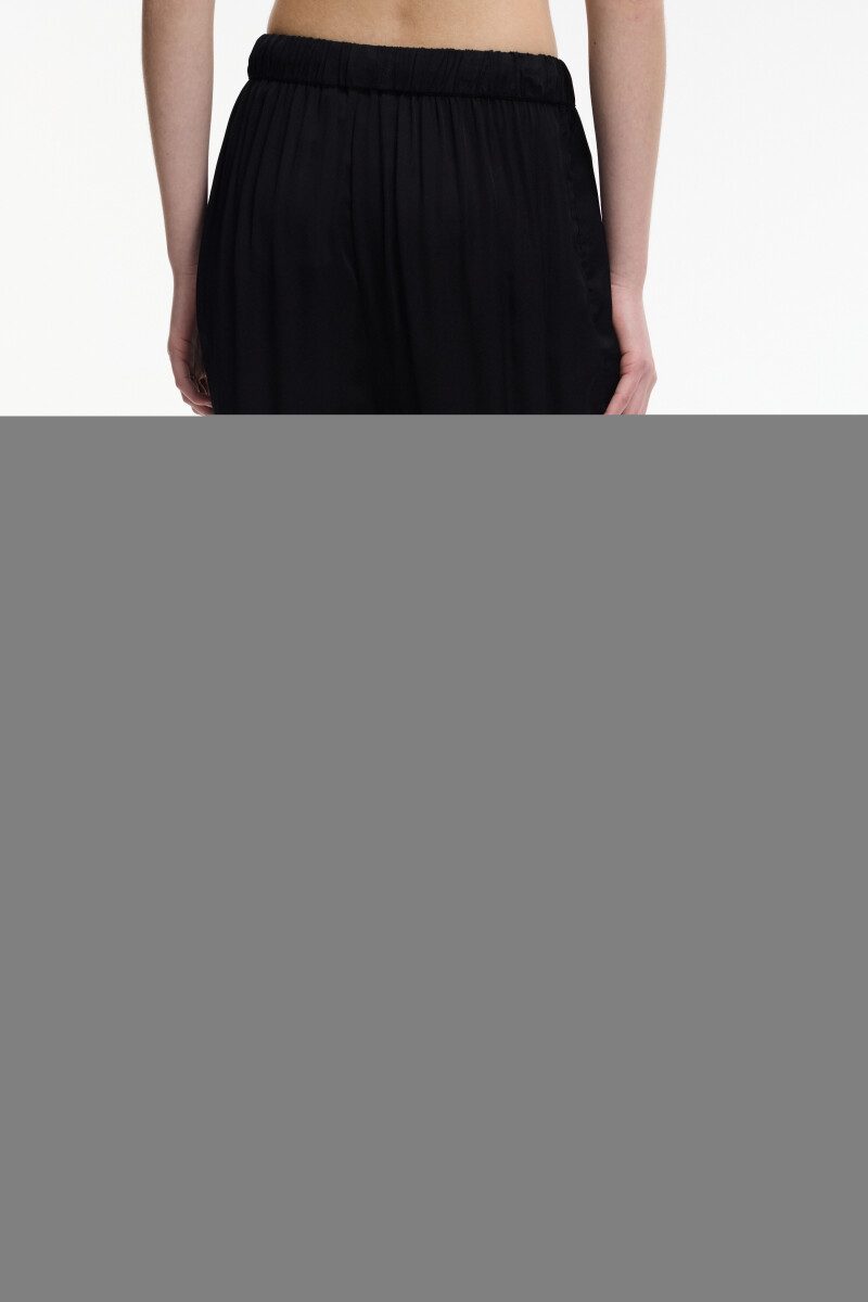 Pantalón cropped Negro