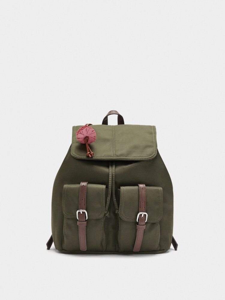 Mochila De Nylon Con Colgante caqui