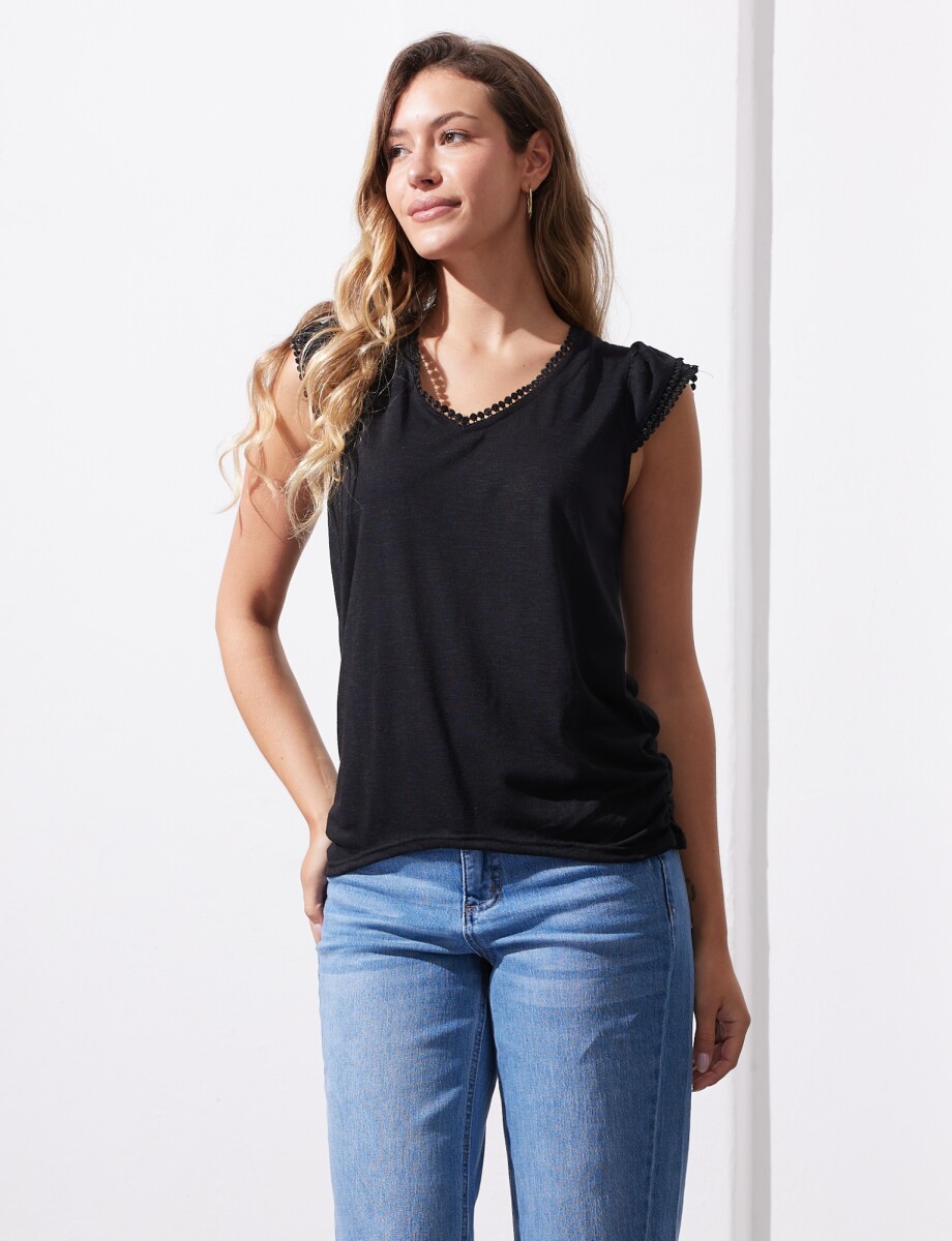 Remera Puntilla - Negro 
