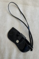 Cuelga lentes Charol negro