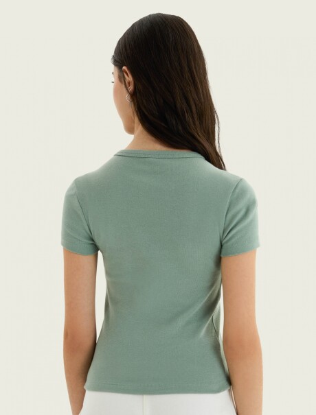 CAMISETA DE MANGA CORTA CON ESTAMPADO VERDE