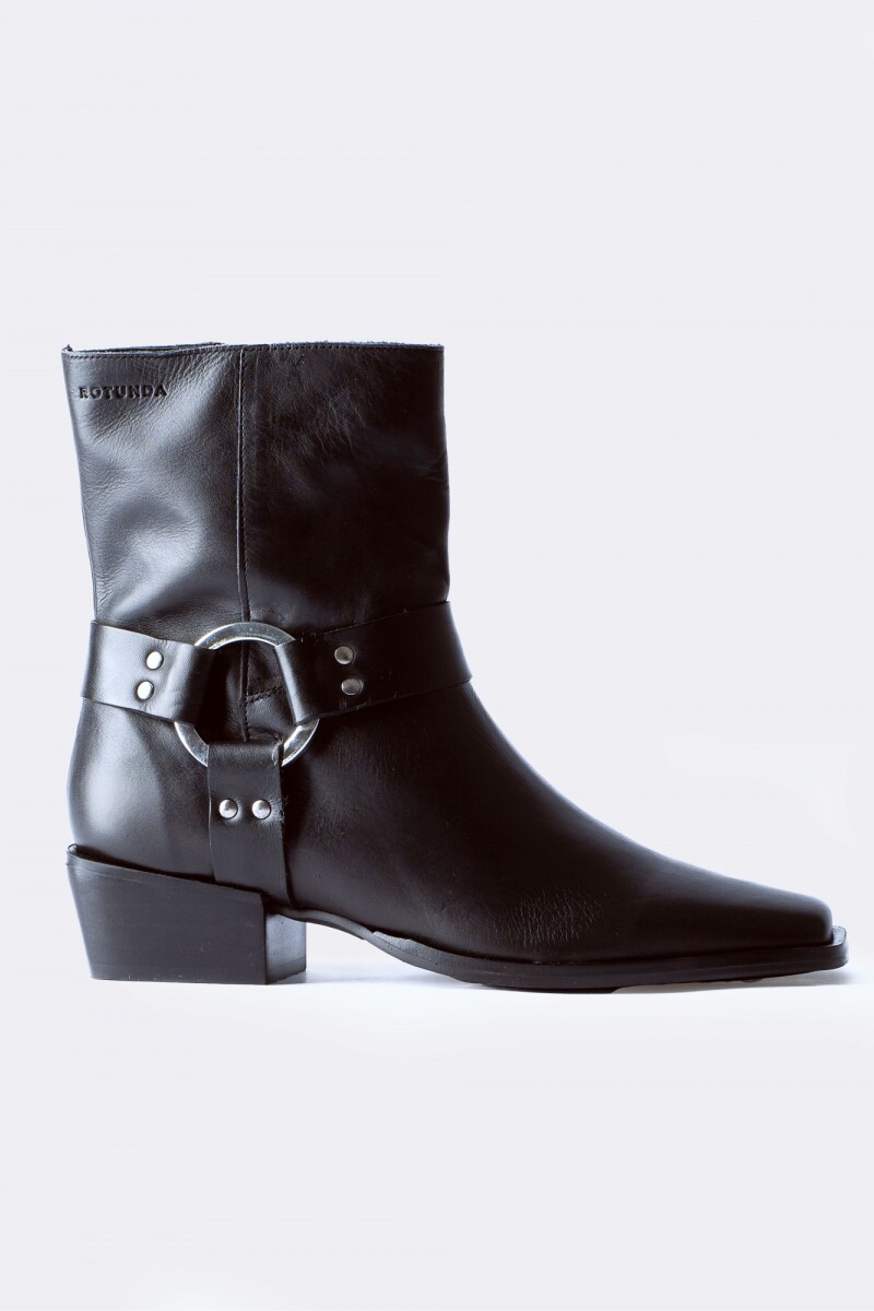 Buky Black
