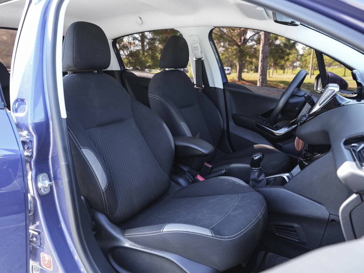 Peugeot 208 Active 1.2 Extra Full | Permuta / Financia Peugeot 208 Active 1.2 Extra Full | Permuta / Financia