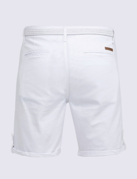 Bermuda con cinturon blanco