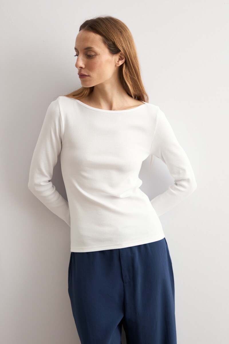 Remera escote bote blanco