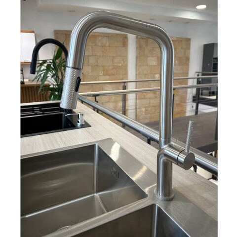 Grifería de Cocina Monocomando de mesada Eon Extensible Gris Satinado Grifería De Cocina Monocomando De Mesada Eon Extensible Gris Satinado