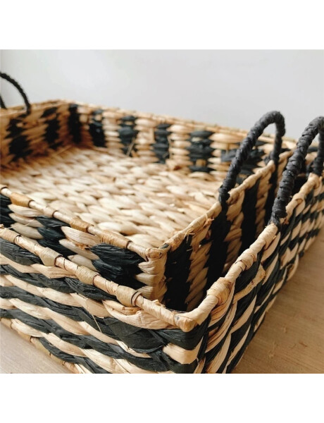 BANDEJA TEJIDA 50x35x9CM NATURAL/NEGRO BANDEJA TEJIDA 50x35x9CM NATURAL/NEGRO