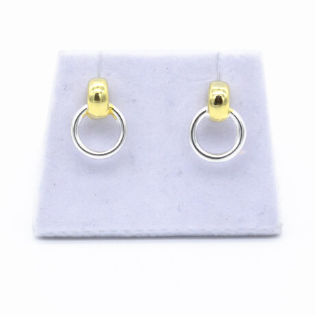 Par de caravanas de plata 925 con baño de oro amarillo. Par de caravanas de plata 925 con baño de oro amarillo.