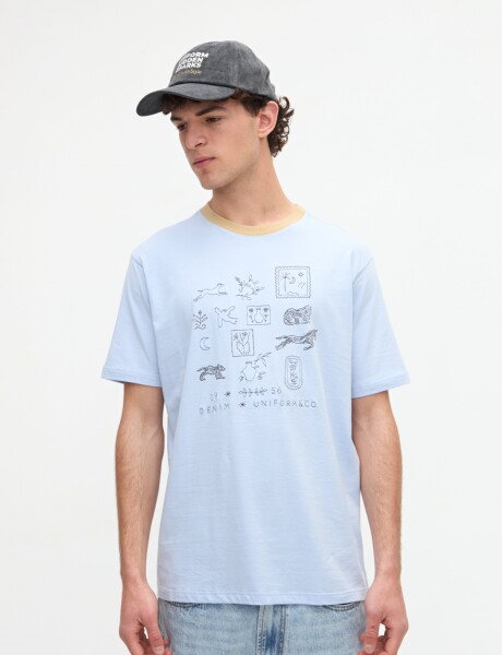 Remera Adkins Celeste