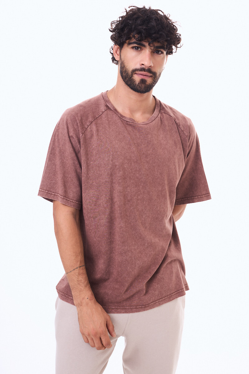 Remera Ares Marrón