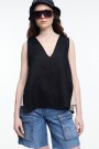 TOP ESCOTE V Negro