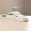 Percha de terciopelo antideslizante crema