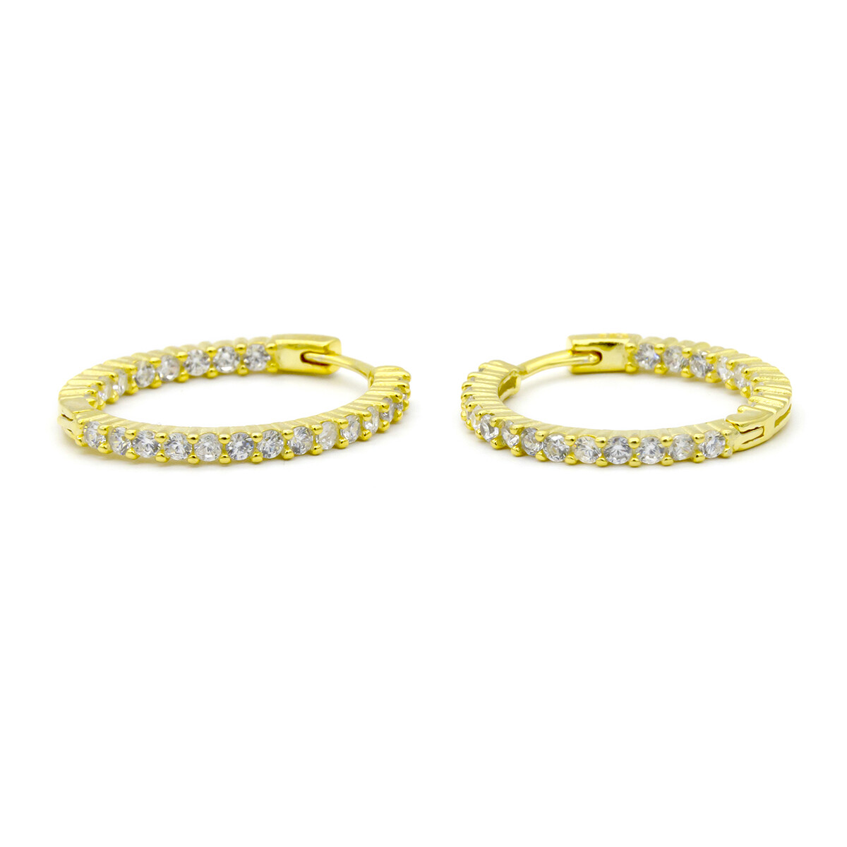 Par de aros de plata 925 con baño de oro amarillo y circonias. 