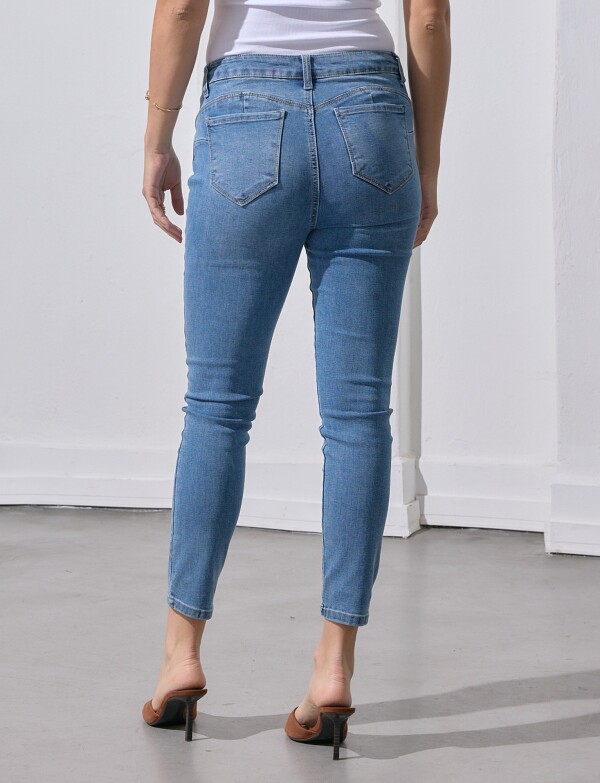 Jean Bombshell JEAN CLARO