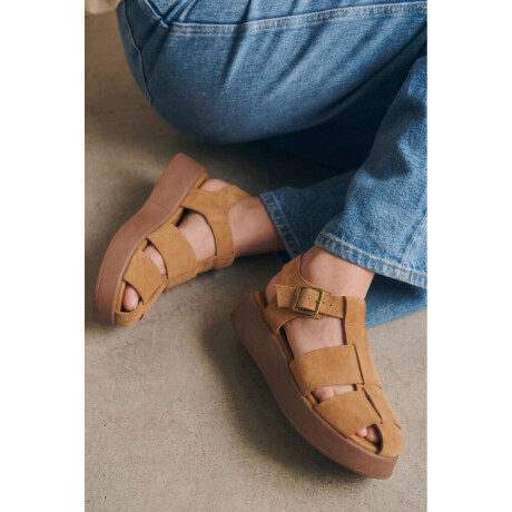 Sandalia Guillermina Camel