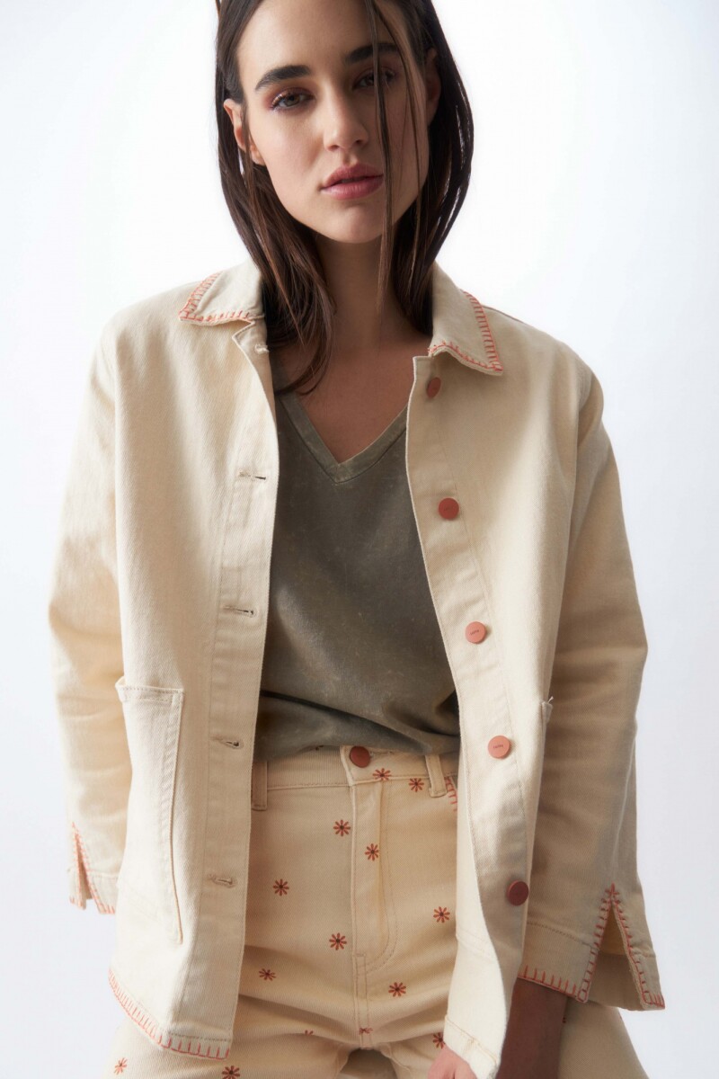 Chaqueta oversize con pasamanería a contratono crudo
