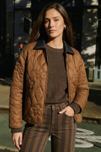 Campera Capitoneada Flores Chocolate