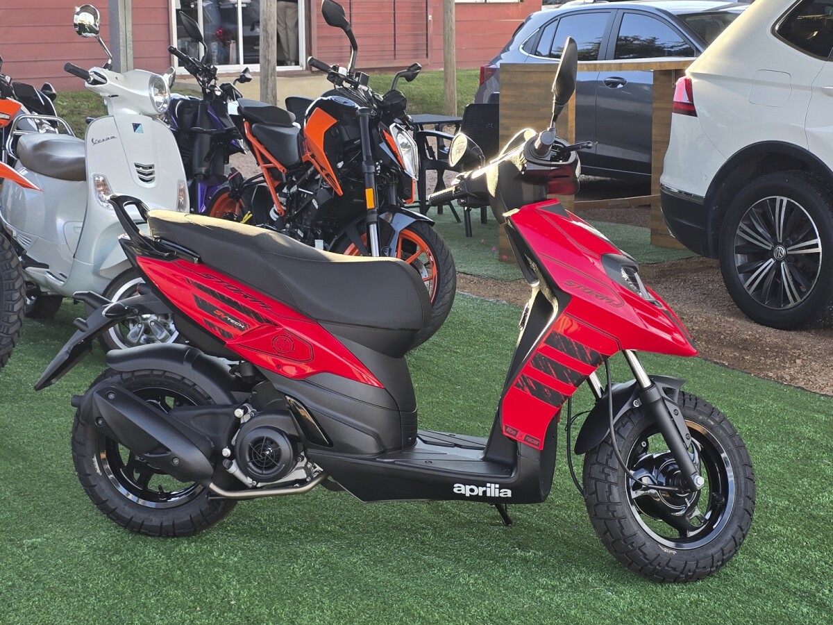 Aprilia Storm 125 SR 125 Storm Glossy | Permuta / Financia Aprilia Storm 125 SR 125 Storm Glossy | Permuta / Financia