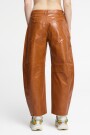 PANTALÓN SILUETA GLOBO Caramelo
