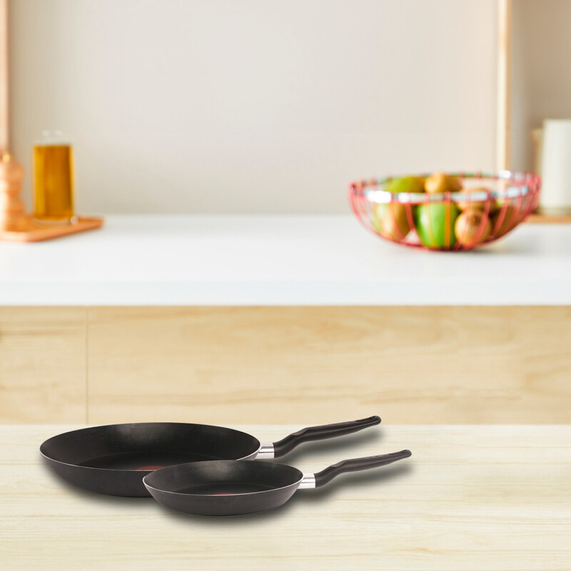 Set de 2 Sartenes Tefal | 20 cm y 24 cm | Espesor 1,7 mm | Termo Señal | 100% aluminio Set de 2 Sartenes Tefal | 20 cm y 24 cm | Espesor 1,7 mm | Termo Señal | 100% aluminio