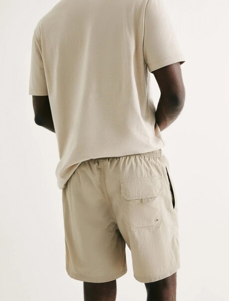 SHORT DE BAÑO CON TEXTURA BEIGE