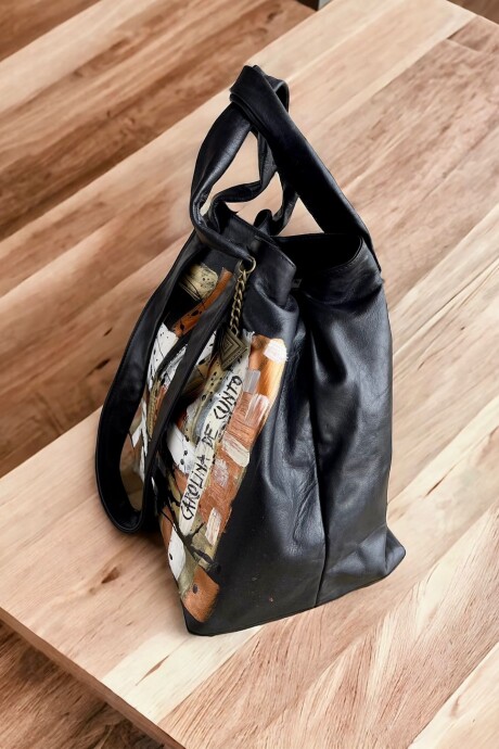 Cartera Kytzia Negra Multifunción Con Arte Y Cierre. Cartera Kytzia Negra Multifunción Con Arte Y Cierre.
