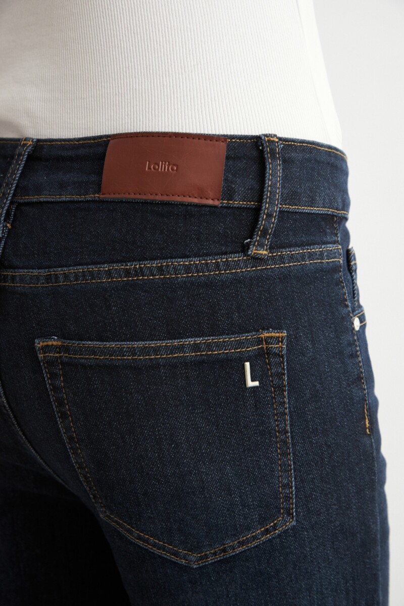 Jean cropped Nicola jean oscuro