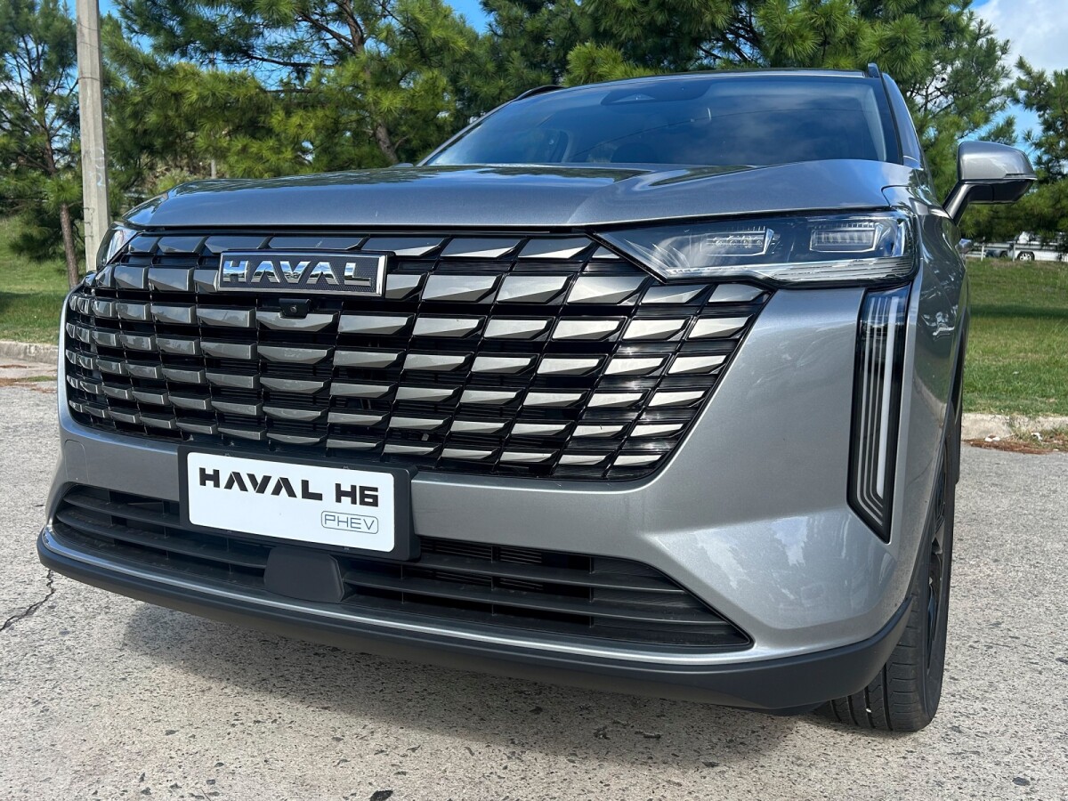 Haval H6 PHEV 4WD 2026 0KM | Permuta / Financia Haval H6 PHEV 4WD 2026 0KM | Permuta / Financia