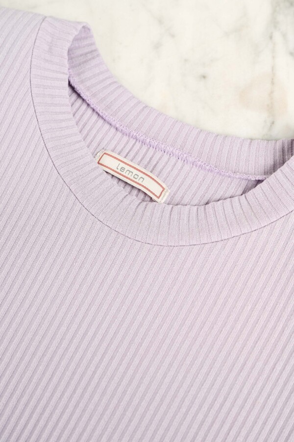 Remera Hombreras Lila