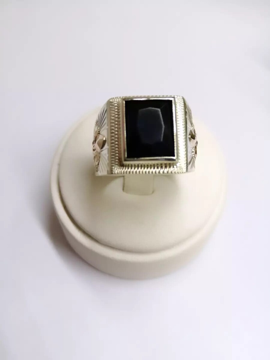 Anillo sello caballero plata y oro con piedra rectangular zafiro 