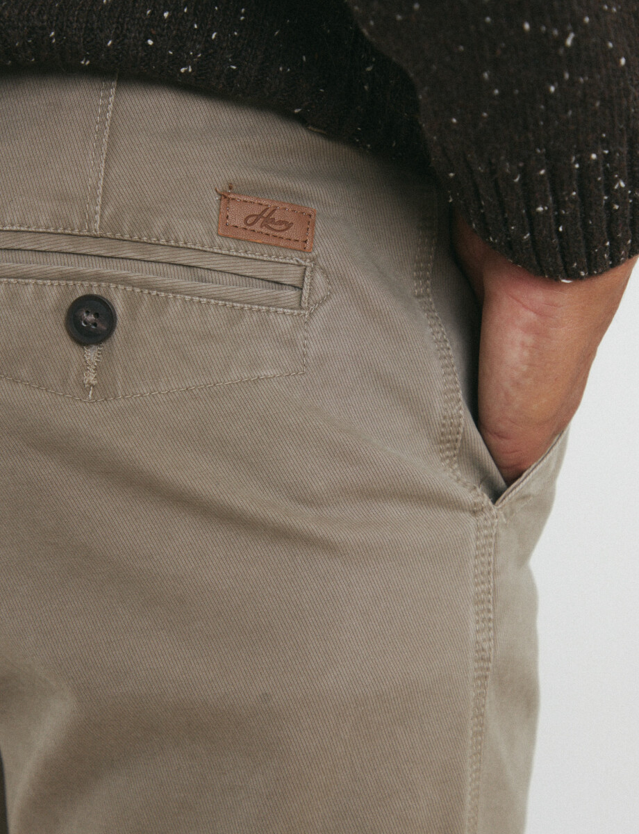 080423 PANTALON HARRY Tostado