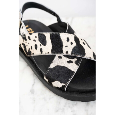 Sandalia Animal Print Pelo Vaca Negro