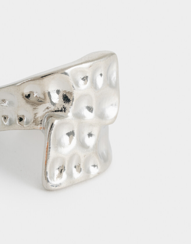 Anillos Medianos y Grandes Metal diferenciado Anillo Grande Texturado - Plateado